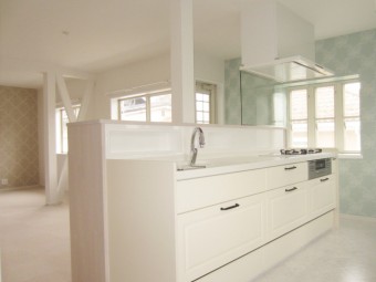 二世帯住宅の二階の間取り変更と水回り全てをリフォーム！